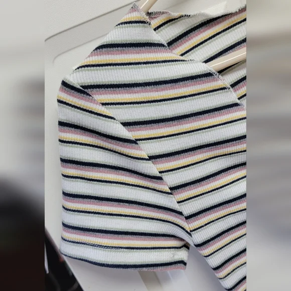 Hollister striped top with ruching in chest area Medium - Picture 3 of 4